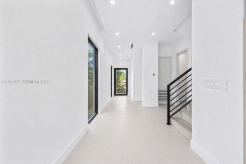 Купить таунхаус в Форт-Лодердейл, Флорида 3 спальни, № 2026030 - фото 13