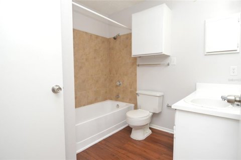 Condominio en alquiler en Tampa, Florida, 1 dormitorio, 78.6 m2 № 2167739 - foto 25