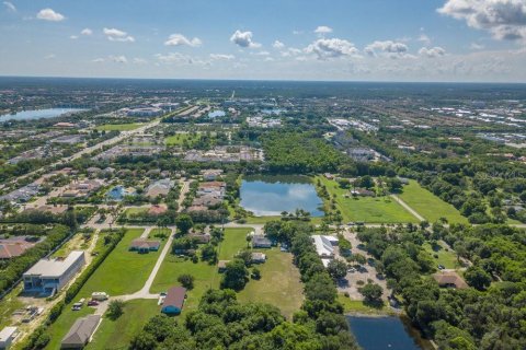 House in Naples, Florida 3 bedrooms, 129.69 sq.m. № 1754504 - photo 5