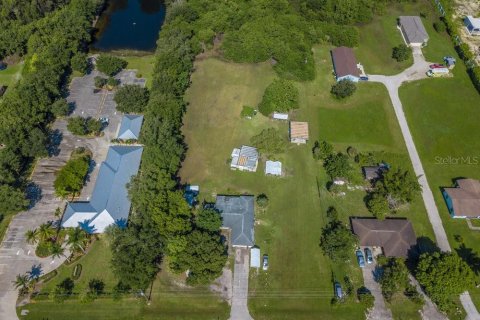 House in Naples, Florida 3 bedrooms, 129.69 sq.m. № 1754504 - photo 4