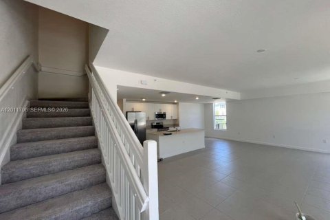 Adosado en alquiler en Homestead, Florida, 3 dormitorios № 2075319 - foto 11
