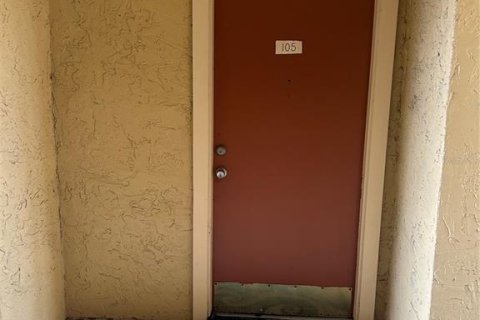 Снять в аренду кондоминиум в Кэсселберри, Флорида 4 комнаты, 104.61м2, № 2102243 - фото 2