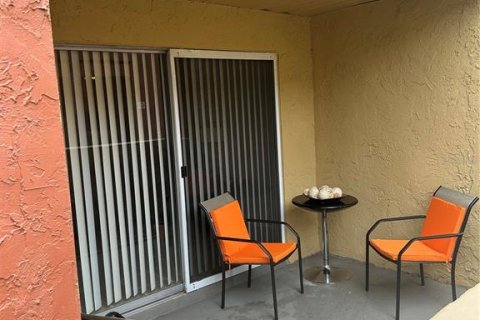Снять в аренду кондоминиум в Кэсселберри, Флорида 4 комнаты, 104.61м2, № 2102243 - фото 17