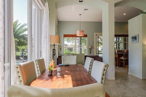 House in Vero Beach, Florida 3 bedrooms, 186.08 sq.m. № 1905181 - photo 11