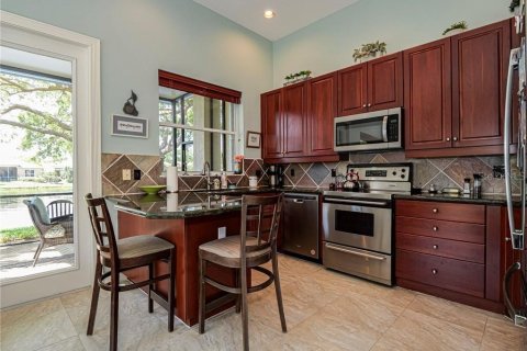 House in Vero Beach, Florida 3 bedrooms, 186.08 sq.m. № 1905181 - photo 17