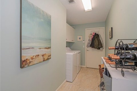 House in Vero Beach, Florida 3 bedrooms, 186.08 sq.m. № 1905181 - photo 24