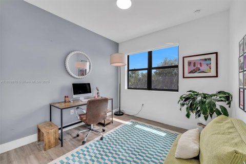 Townhouse in Miramar, Florida 3 bedrooms, 139.73 sq.m. № 1871340 - photo 16