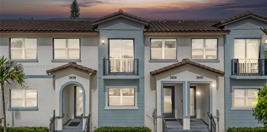 Townhouse in Miramar, Florida 3 bedrooms, 139.73 sq.m. № 1871340