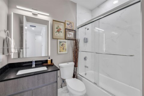 Townhouse in Miramar, Florida 3 bedrooms, 139.73 sq.m. № 1871340 - photo 12