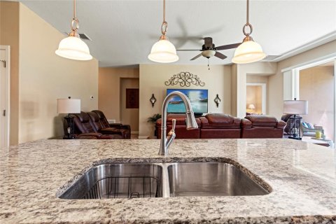 Villa ou maison à vendre à Tampa, Floride: 4 chambres, 264.03 m2 № 1651762 - photo 11