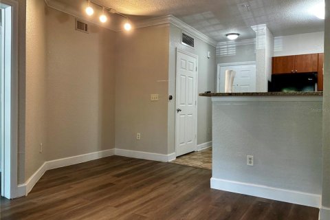 Condo in Orlando, Florida, 1 bedroom  № 2377831 - photo 4