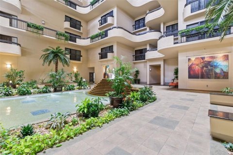 Copropriété à vendre à Tampa, Floride: 2 chambres, 141.21 m2 № 2224769 - photo 3
