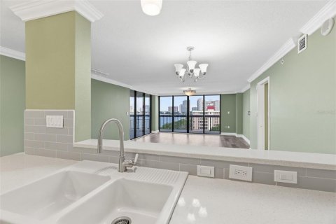 Copropriété à vendre à Tampa, Floride: 2 chambres, 141.21 m2 № 2224769 - photo 15