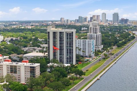 Condominio en Tampa, Florida, 2 dormitorios  № 2224769