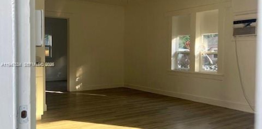 Villa ou maison à Miami, Floride 2 chambres, 64.94 m2 № 2003645