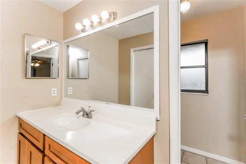 Casa en alquiler en Deltona, Florida, 3 dormitorios, 125.7 m2 № 1843780 - foto 11
