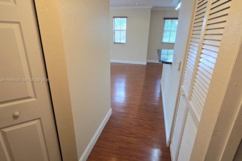 Copropriété à louer à Miramar, Floride: 2 chambres, 111.95 m2 № 2043029 - photo 13