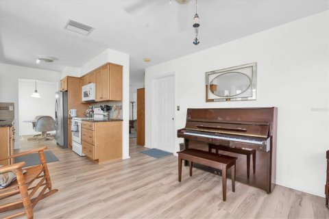 Villa ou maison à vendre à Clearwater, Floride: 2 chambres, 95.78 m2 № 2435213 - photo 18