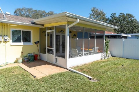 Villa ou maison à vendre à Clearwater, Floride: 2 chambres, 95.78 m2 № 2435213 - photo 27