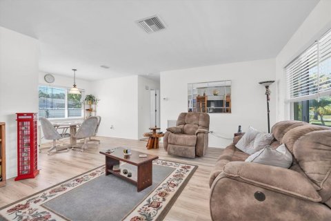 Villa ou maison à vendre à Clearwater, Floride: 2 chambres, 95.78 m2 № 2435213 - photo 10