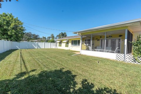 Villa ou maison à vendre à Clearwater, Floride: 2 chambres, 95.78 m2 № 2435213 - photo 29