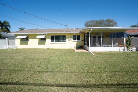 Villa ou maison à vendre à Clearwater, Floride: 2 chambres, 95.78 m2 № 2435213 - photo 30