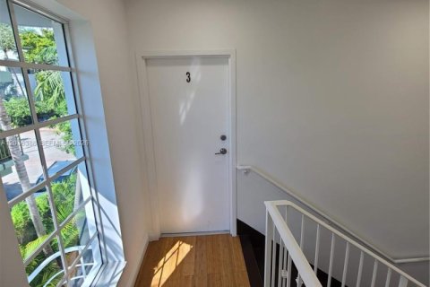 Appartement à louer à Miami Beach, Floride: 2 chambres, 69.68 m2 № 2154908 - photo 11