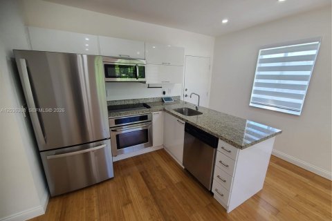 Appartement à louer à Miami Beach, Floride: 2 chambres, 69.68 m2 № 2154908 - photo 19