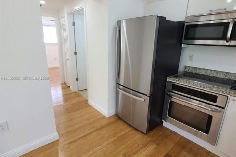 Appartement à louer à Miami Beach, Floride: 2 chambres, 69.68 m2 № 2154908 - photo 22