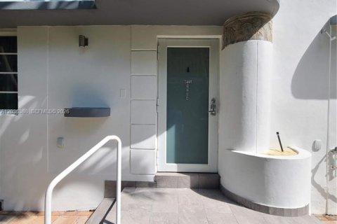 Appartement à louer à Miami Beach, Floride: 2 chambres, 69.68 m2 № 2154908 - photo 8