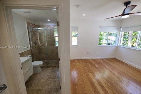 Appartement à louer à Miami Beach, Floride: 2 chambres, 69.68 m2 № 2154908 - photo 26