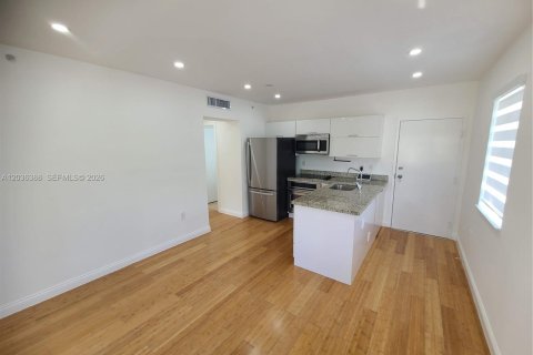 Appartement à louer à Miami Beach, Floride: 2 chambres, 69.68 m2 № 2154908 - photo 18