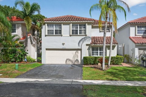 Купить виллу или дом в Купер-Сити, Флорида 3 спальни, 193.61м2, № 1954717 - фото 1