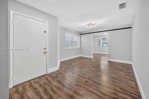 Купить виллу или дом в Купер-Сити, Флорида 3 спальни, 193.61м2, № 1954717 - фото 4