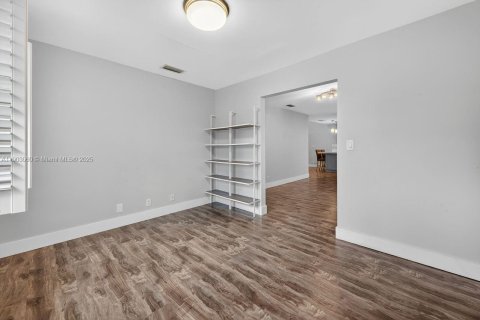 Купить виллу или дом в Купер-Сити, Флорида 3 спальни, 193.61м2, № 1954717 - фото 6