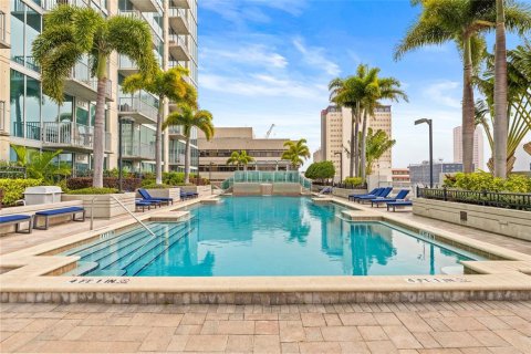 Condo in Tampa, Florida, 1 bedroom  № 1716859 - photo 25