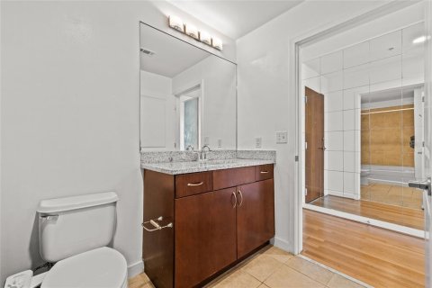 Condo in Tampa, Florida, 1 bedroom  № 1716859 - photo 24