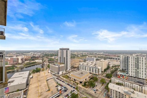 Condo in Tampa, Florida, 1 bedroom  № 1716859 - photo 17