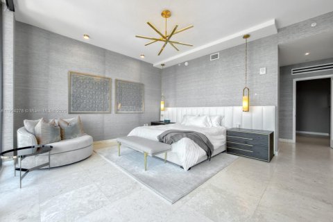 Condo in Miami, Florida, 4 bedrooms  № 2038067 - photo 14