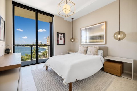 Condo in Miami, Florida, 4 bedrooms  № 2038067 - photo 24