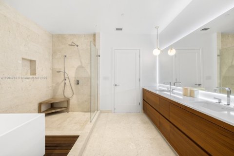 Condo in Miami, Florida, 4 bedrooms  № 2038067 - photo 18