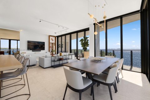 Condo in Miami, Florida, 4 bedrooms  № 2038067 - photo 11