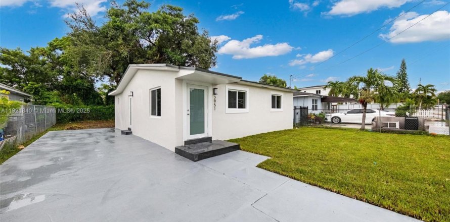 Villa ou maison à Miami, Floride 3 chambres, 93.83 m2 № 1975751