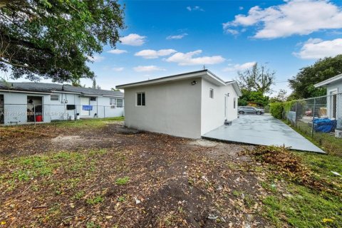 Villa ou maison à vendre à Miami, Floride: 3 chambres, 93.83 m2 № 1975751 - photo 8