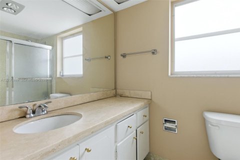 Condominio en venta en Pompano Beach, Florida, 3 dormitorios, 129.13 m2 № 2088224 - foto 20