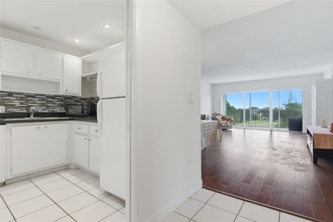 Condominio en venta en Pompano Beach, Florida, 3 dormitorios, 129.13 m2 № 2088224 - foto 7