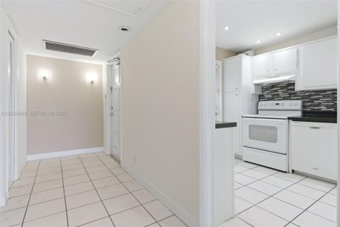 Condominio en venta en Pompano Beach, Florida, 3 dormitorios, 129.13 m2 № 2088224 - foto 10
