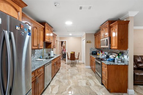 Купить виллу или дом в Тампа, Флорида 6 комнат, 243.03м2, № 2284116 - фото 11