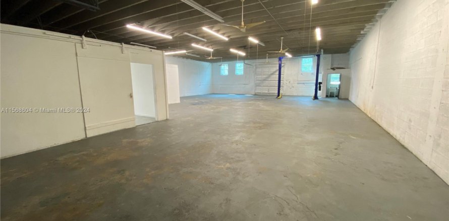 Propiedad comercial en Hollywood, Florida № 1117884