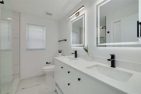 House in Dunedin, Florida 3 bedrooms, 185.8 sq.m. № 1876782 - photo 21